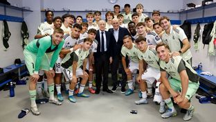 Florentino Pérez et Pirri ont félicité le Castilla dans le vestiaire