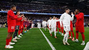 Pasillo del Sevilla a los campeones del mundo