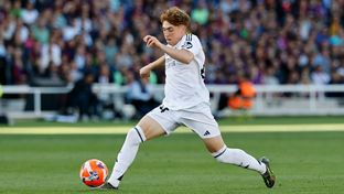 Víctor Muñoz debuta en partido oficial con el Real Madrid