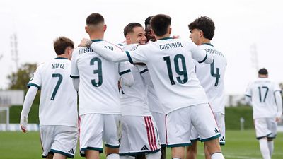 El Castilla remonta y suma su segunda victoria consecutiva en casa