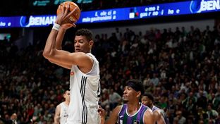 105-107: Leaders stage impressive comeback in Malaga