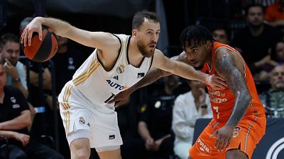 Real Madrid loses in Valencia