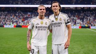 Carreras y Mastantuono debutan en partido oficial con el Real Madrid 