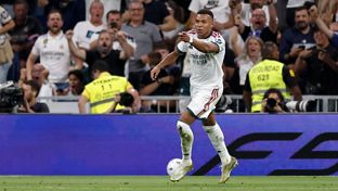 Los tres grandes goles de Mbappé ante la Real Sociedad
