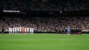 Minuto de silencio en el Bernabéu