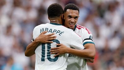 Mbappé marcou o terceiro após passe de Trent