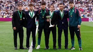 Homenaje a los campeones del Europeo sub-19