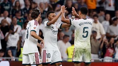 Goleada con un doblete de Mbappé