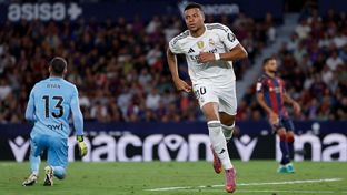 Mbappé's double: a Panenka and a nice flowing finish