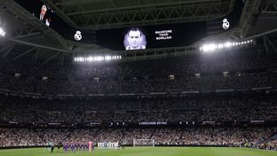 Minuto de silencio en el Santiago Bernabéu