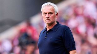 Mourinho: "Son dos tarjetas rojas claras”
