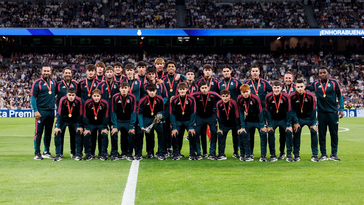 Meister des U20-Interkontinentalpokals überreichen den Titel im Bernabéu