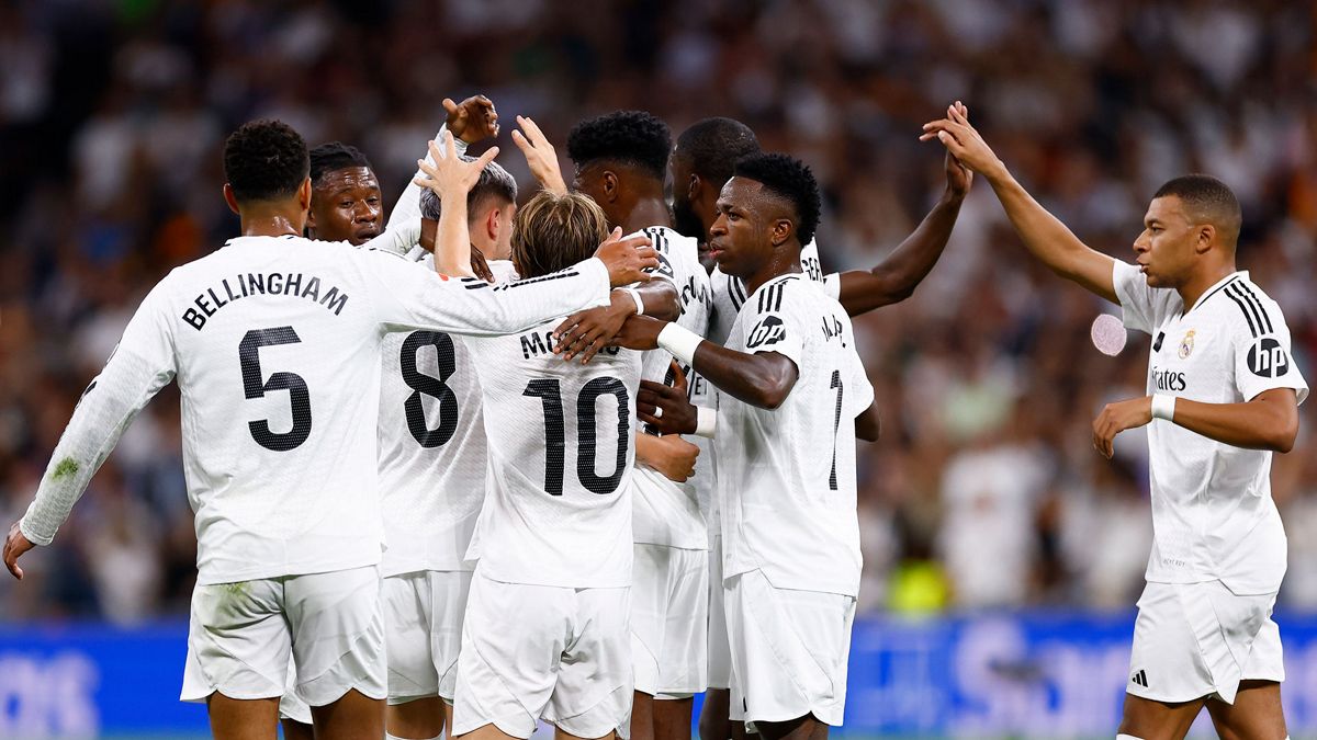 El Madrid gana al Villarreal con dos grandes goles de Valverde y Vini Jr.