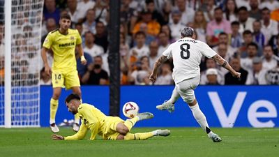 Jugada ensayada y gran disparo de Valverde para hacer el 1-0