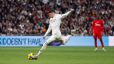 الهدف 2-0: هجوم متقن وتسديدة مذهلة من فالفيردي