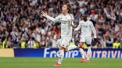 Le somptueux but de Modrić : contrôle de la poitrine et frappe du droit des 25 mètres