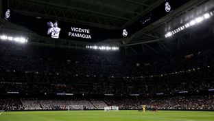 Minuto de silencio en el Bernabéu por Vicente Paniagua