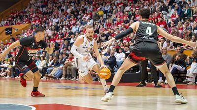 El líder amplía su racha de victorias en la Liga