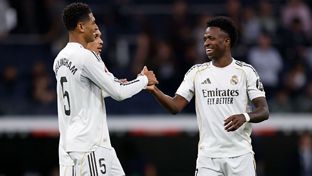 2-1: El Madrid vence al Alavés en el Bernabéu