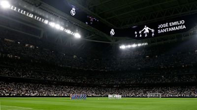 Minuto de silencio por Santamaría en el Bernabéu