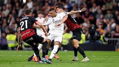 Mbappé's neat finish takes him to the 40-goal mark