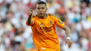 El gran disparo cruzado de Mbappé desde fuera del área para abrir el marcador 