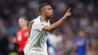 The goal that made it 2-0: good team play and a great finish from Mbappé's