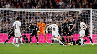 Le but sur coup-franc de Mbappé synonyme de 3-2