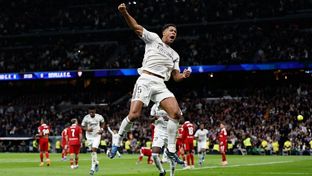 2-0: El Madrid cierra el año con victoria y récord de Mbappé