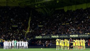 Minuto de silencio en el estadio de la Cerámica