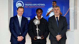 Linda Caicedo recibe el premio EFE a la Mejor Jugadora Iberoamericana de 2025
