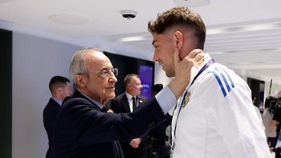 試合前の会長とチーム