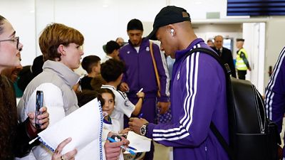 Así fue la llegada del Real Madrid a Vitoria 