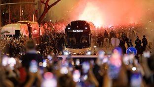Gran recibimiento al Real Madrid antes del partido contra el City