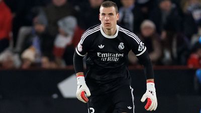 Lunin cumple 27 años