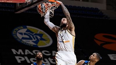 El Chacho and Poirier produced the game's most breathtaking move