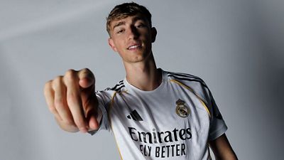 El 'making of' de la presentación de Huijsen