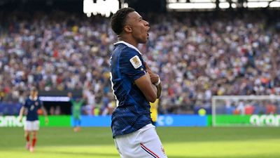 3-0: Doblete de Mbappé para sellar la clasificación de Francia a los octavos de final