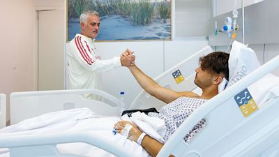 Mourinho visits Asencio after the surgery