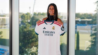 Noe Bejarano, nueva jugadora del primer equipo femenino