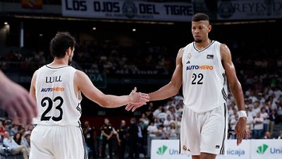 El Madrid se adelanta en los playoffs contra el Baskonia 