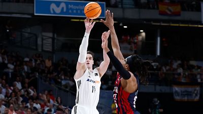 El Real Madrid afronta mañana el segundo partido del playoff contra el Baskonia