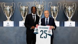 Acto oficial de bienvenida de Yan Diomande