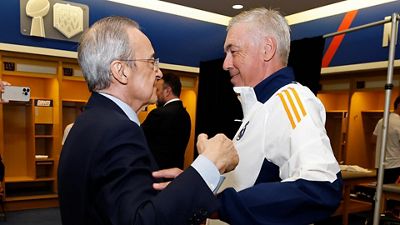 Florentino Pérez, con el equipo antes del Clásico
