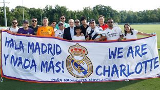 El presidente, con la peña madridista de Charlotte