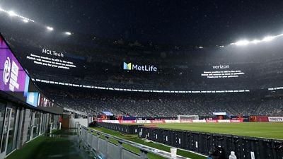 Detenido momentáneamente el Real Madrid-Barcelona por tormenta eléctrica