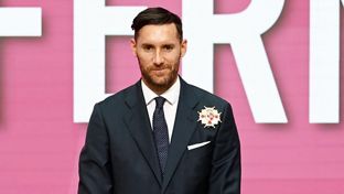 Rudy receives the Gran Cruz de la Orden del Dos de Mayo from the Community of Madrid