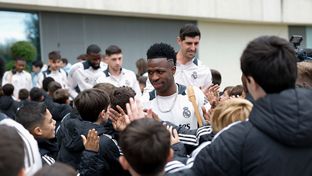 La cantera deseó suerte al equipo antes del partido contra el Arsenal