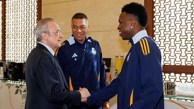  الرئيس، مع الفريق في الدوحة