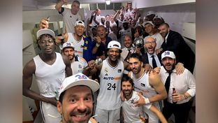 La celebración de los campeones en el vestuario